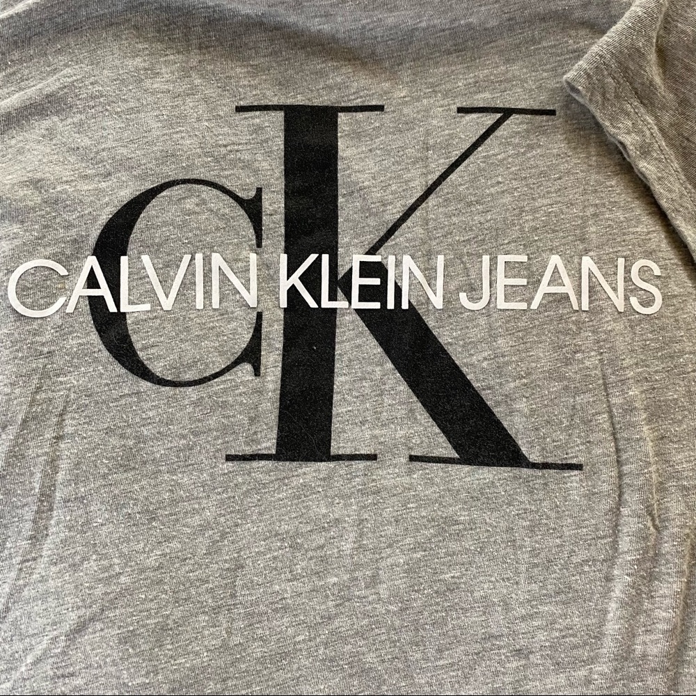 Calvin Klein Jeans Women’s Grey Tee Shirt